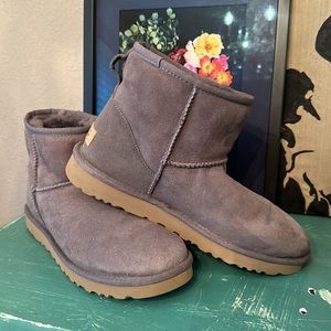 NWOT Classic Mini UGG Boots